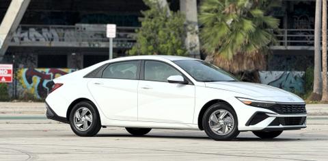 Hyundai Elantra 2025