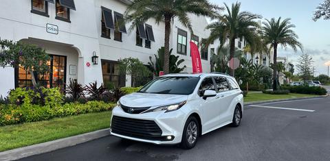 Toyota Sienna 2025