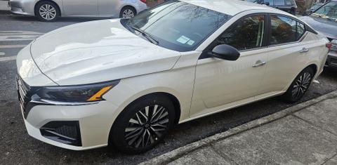 Nissan Altima 2025
