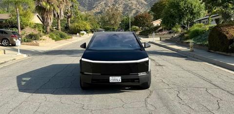 Tesla Cybertruck 2026
