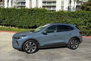 Ford Escape Hybrid 2023 in Fort Lauderdale
