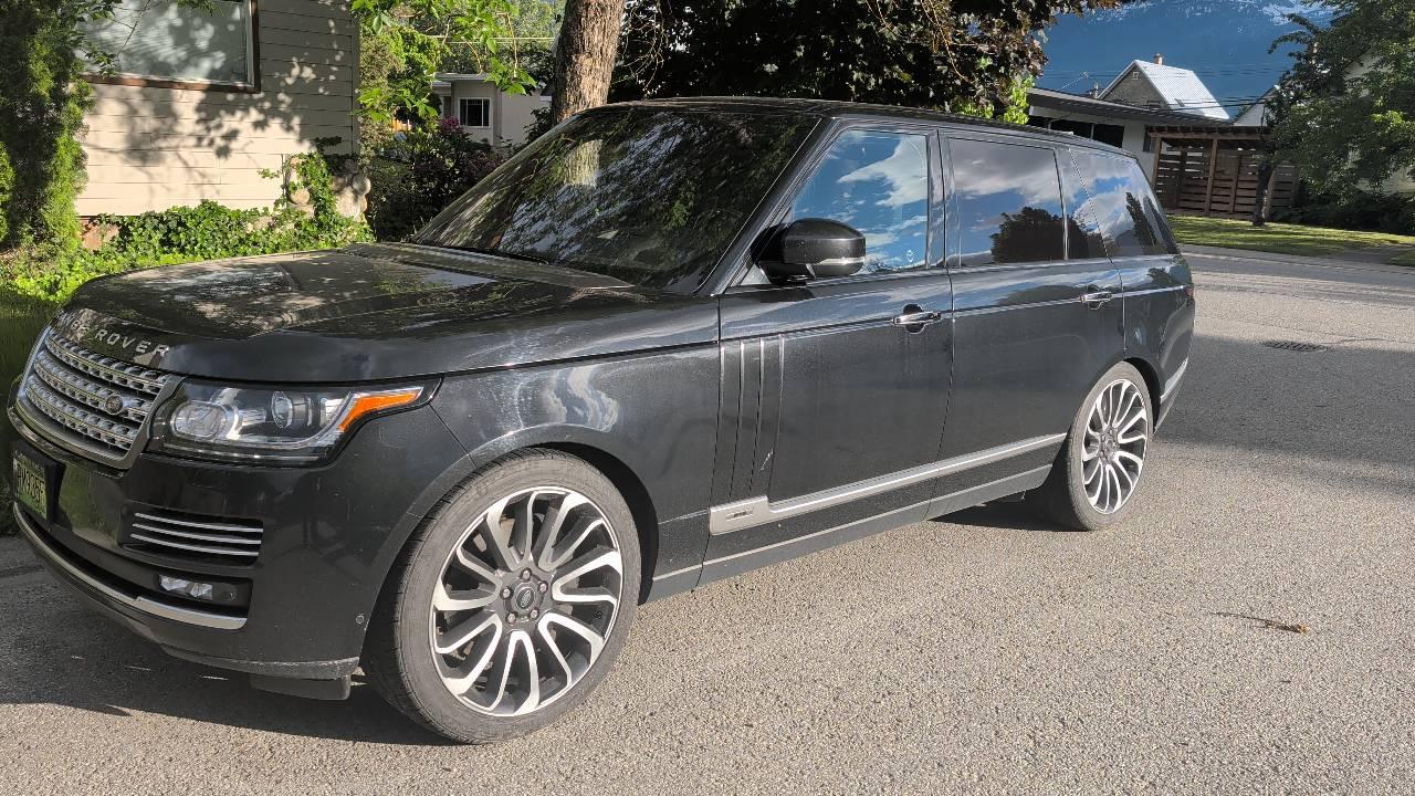 Land Rover Range Rover 2016 in Revelstoke, BC