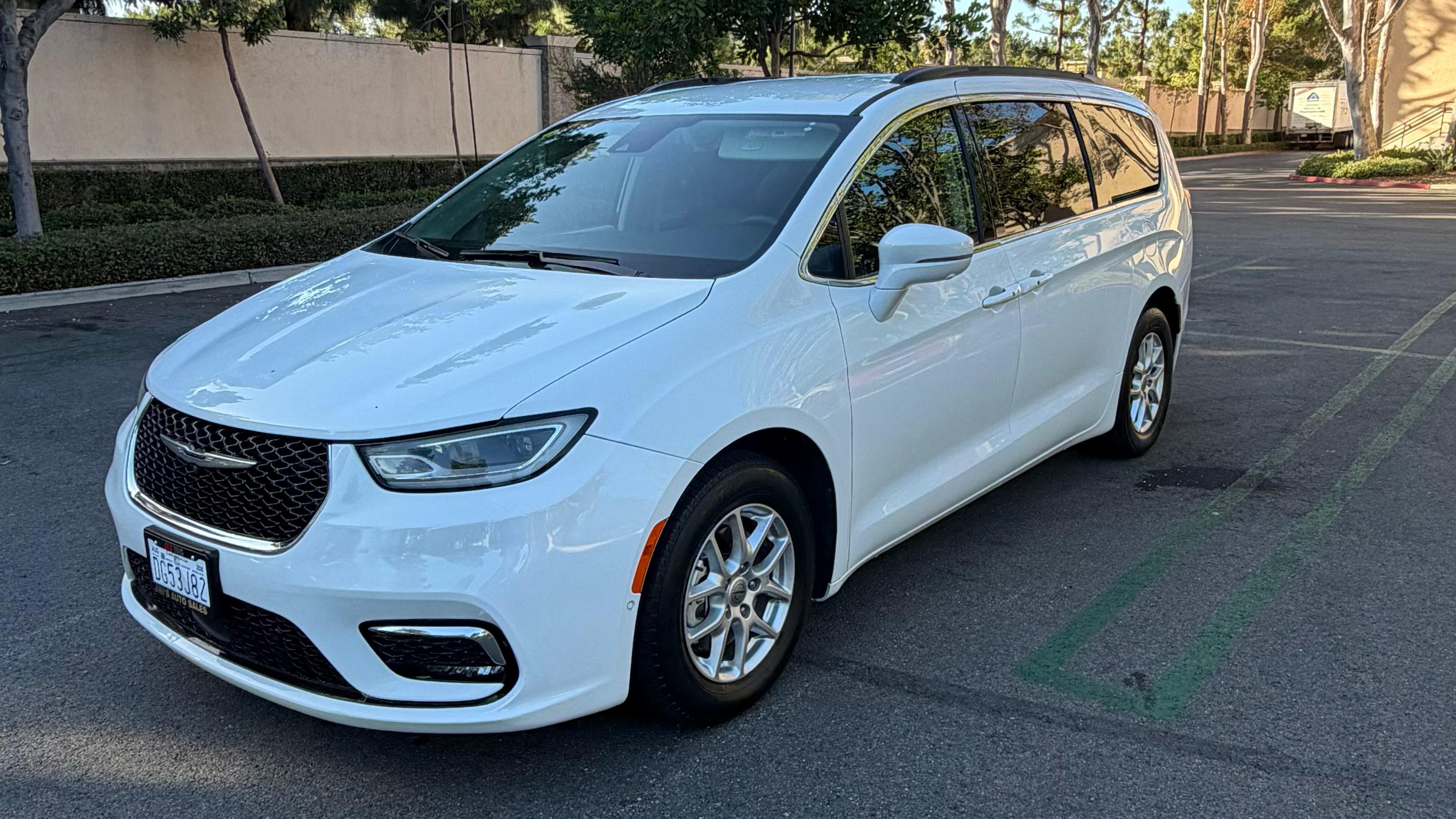 Chrysler Pacifica 2022 in Irvine, CA