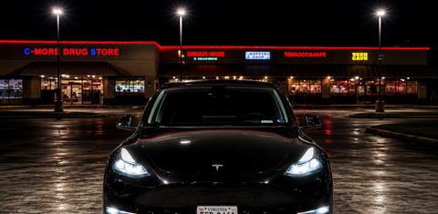 Tesla Model Y 2025