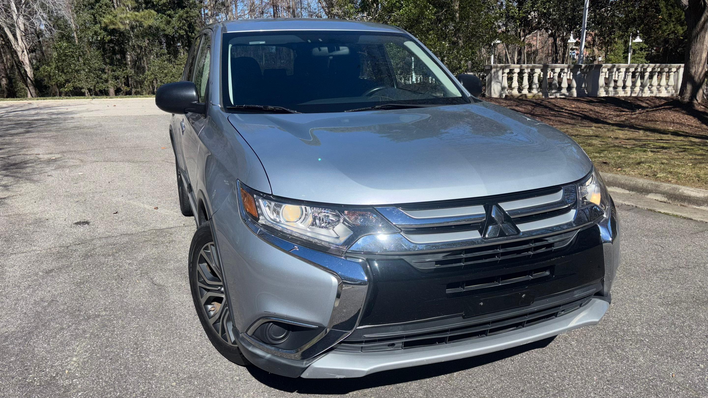Mitsubishi Outlander 2017 in 