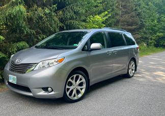 Toyota Sienna car