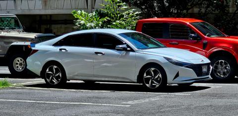 Hyundai Elantra 2023
