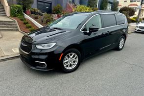 Chrysler Pacifica car