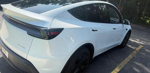 Tesla Model Y 2026