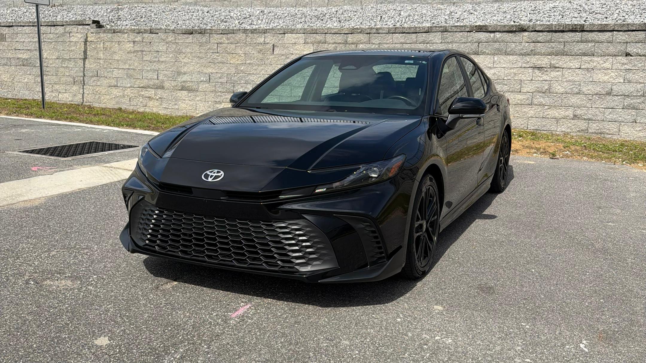 Toyota Camry Hybrid 2026 in 