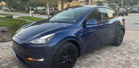 Tesla Model Y 2024