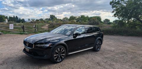 Volvo V60 Cross Country 2023
