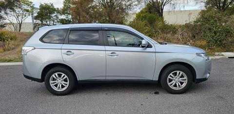 Mitsubishi OUTLANDER 2013