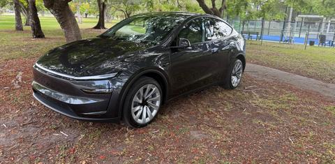 Tesla Model Y 2026