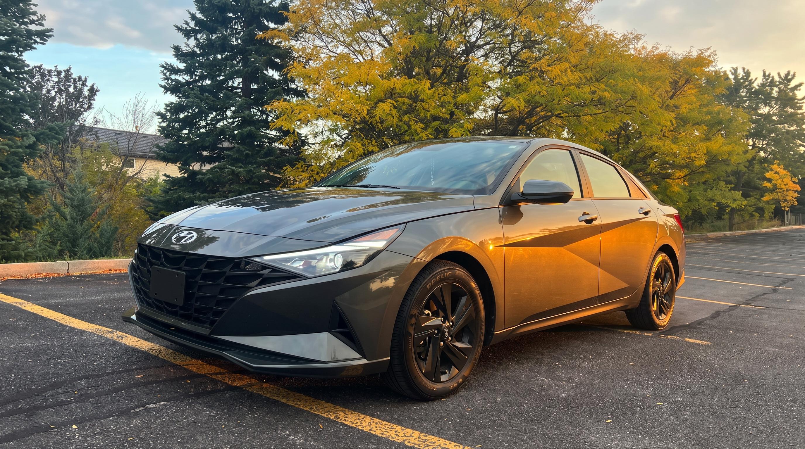 Hyundai Elantra 2023 in Burlington, ON