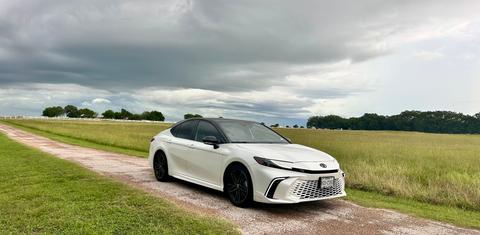 Toyota Camry Hybrid 2025