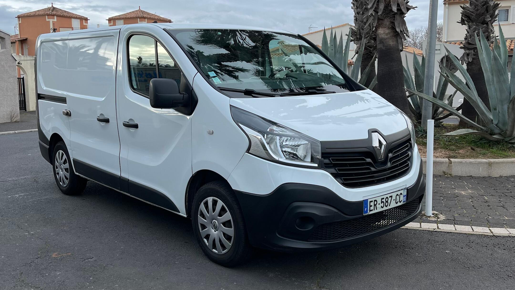 Renault TRAFIC III 2017 à Lattes