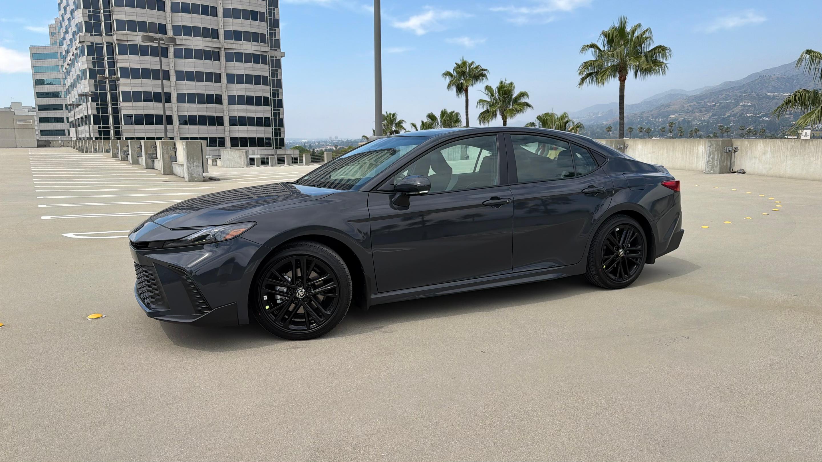 Toyota Camry Hybrid 2026 in 