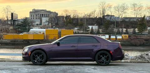 Chrysler 300 2021