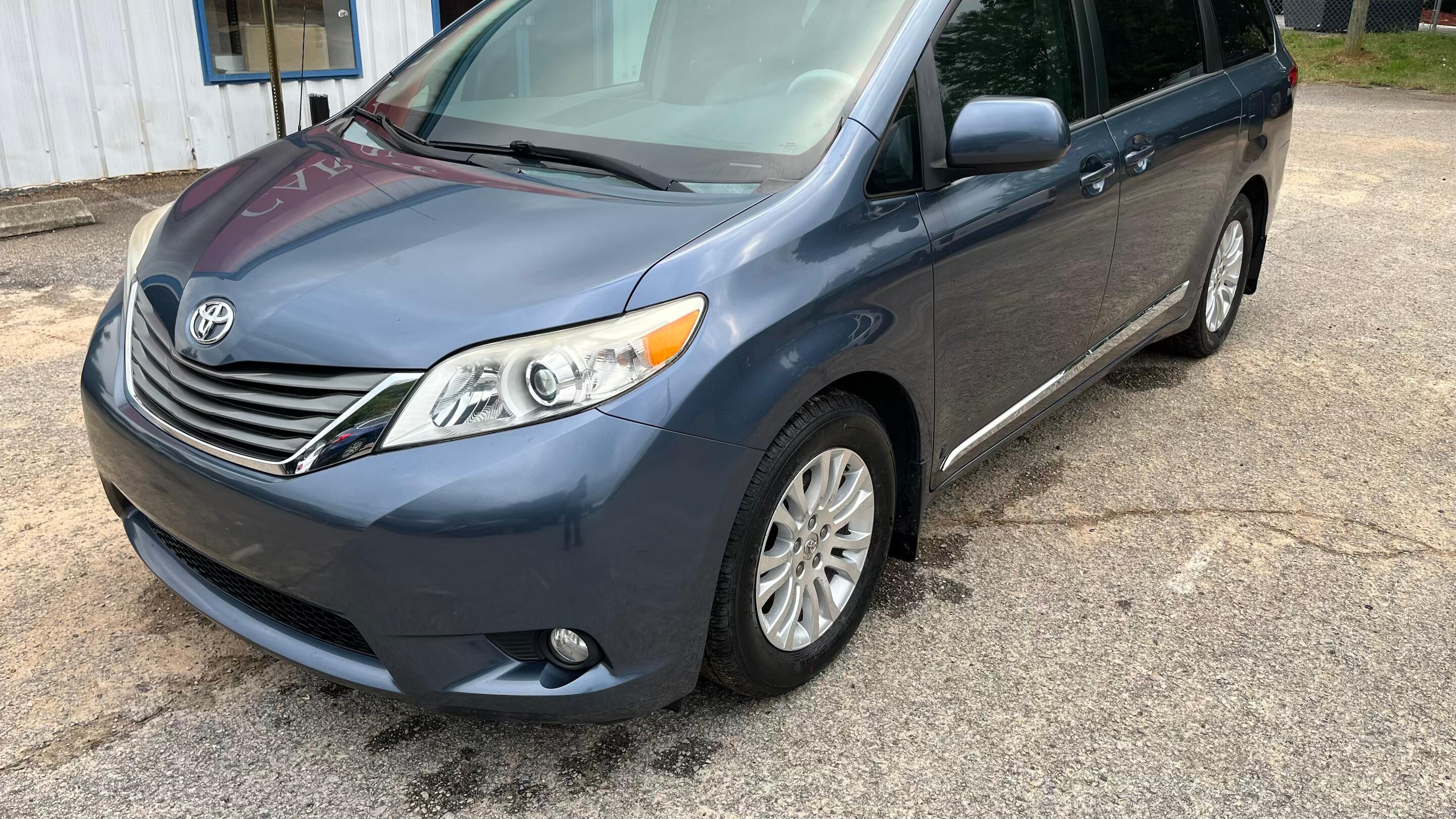 Toyota Sienna 2013 in 