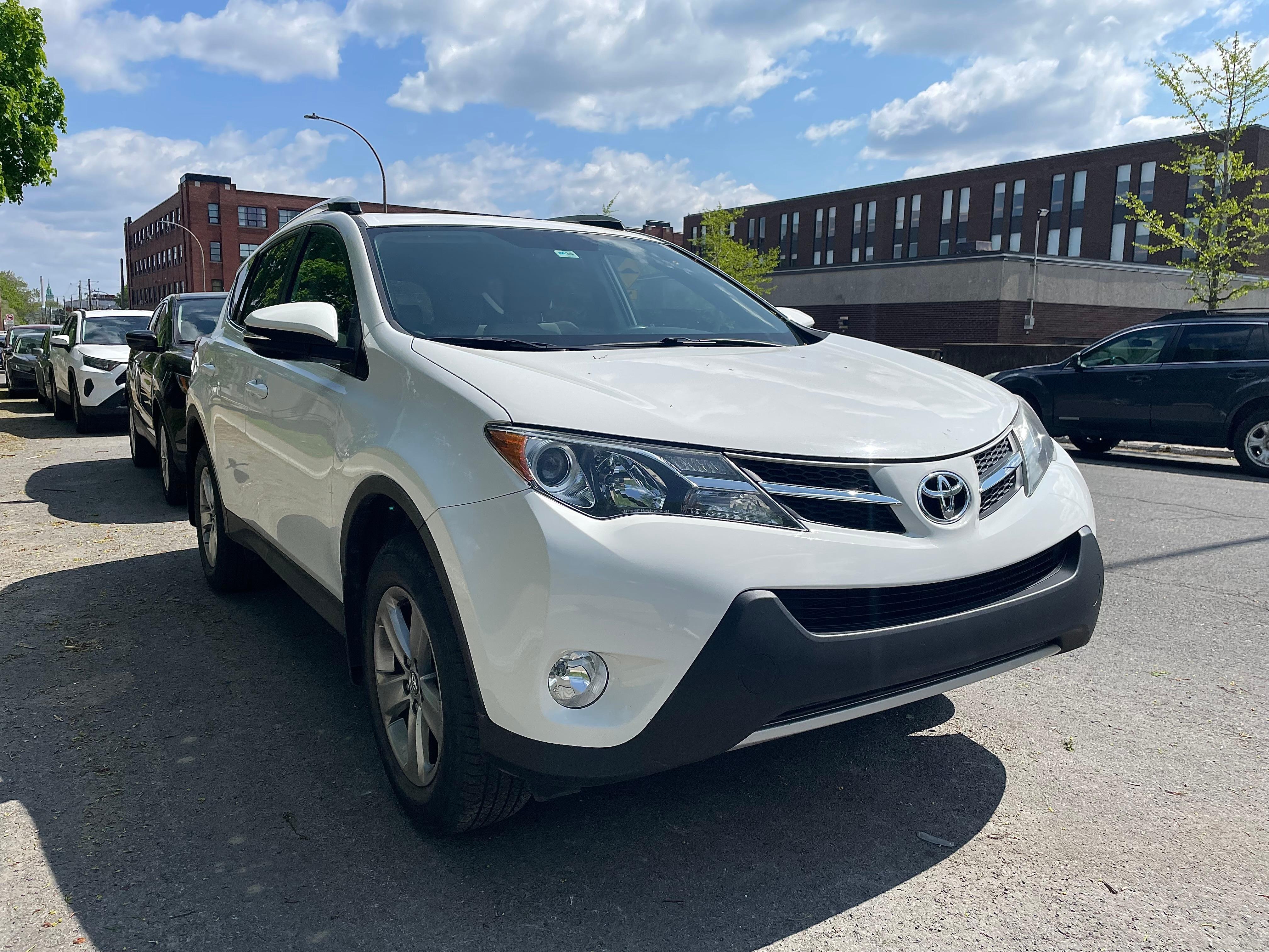 Toyota RAV4 2015 à 