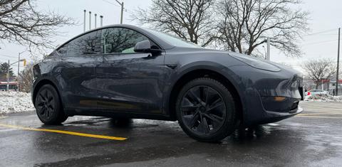 Tesla Model Y 2024