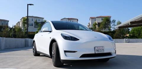 Tesla Model Y 2024