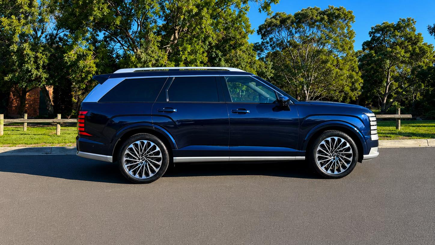 Hyundai PALISADE 2025 in Melbourne Airport