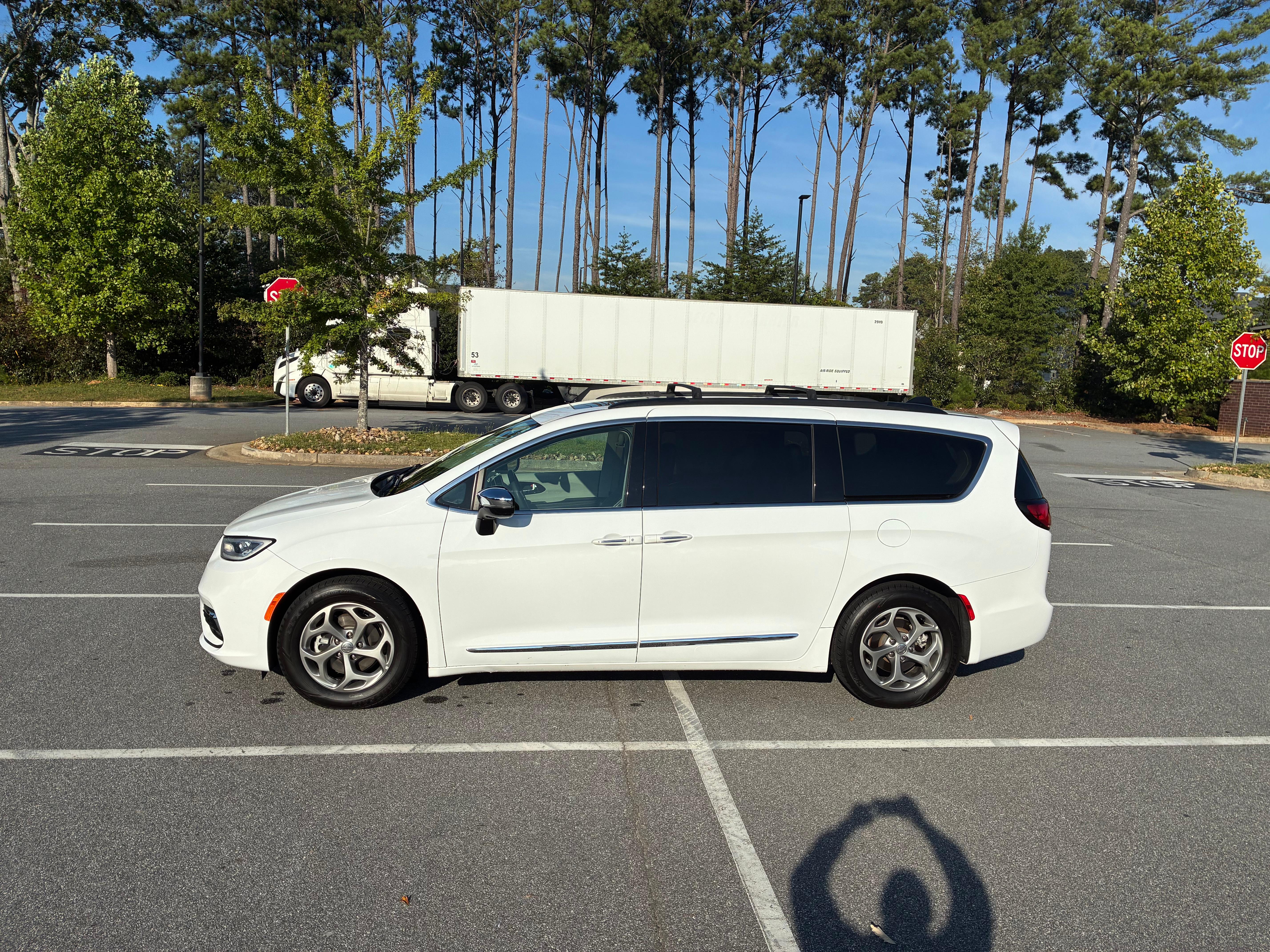 Chrysler Pacifica 2023 in Mableton, GA