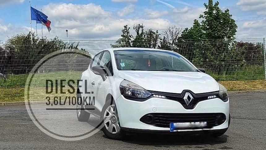 Renault CLIO IV SOCIETE 2014 à Le Blanc-Mesnil