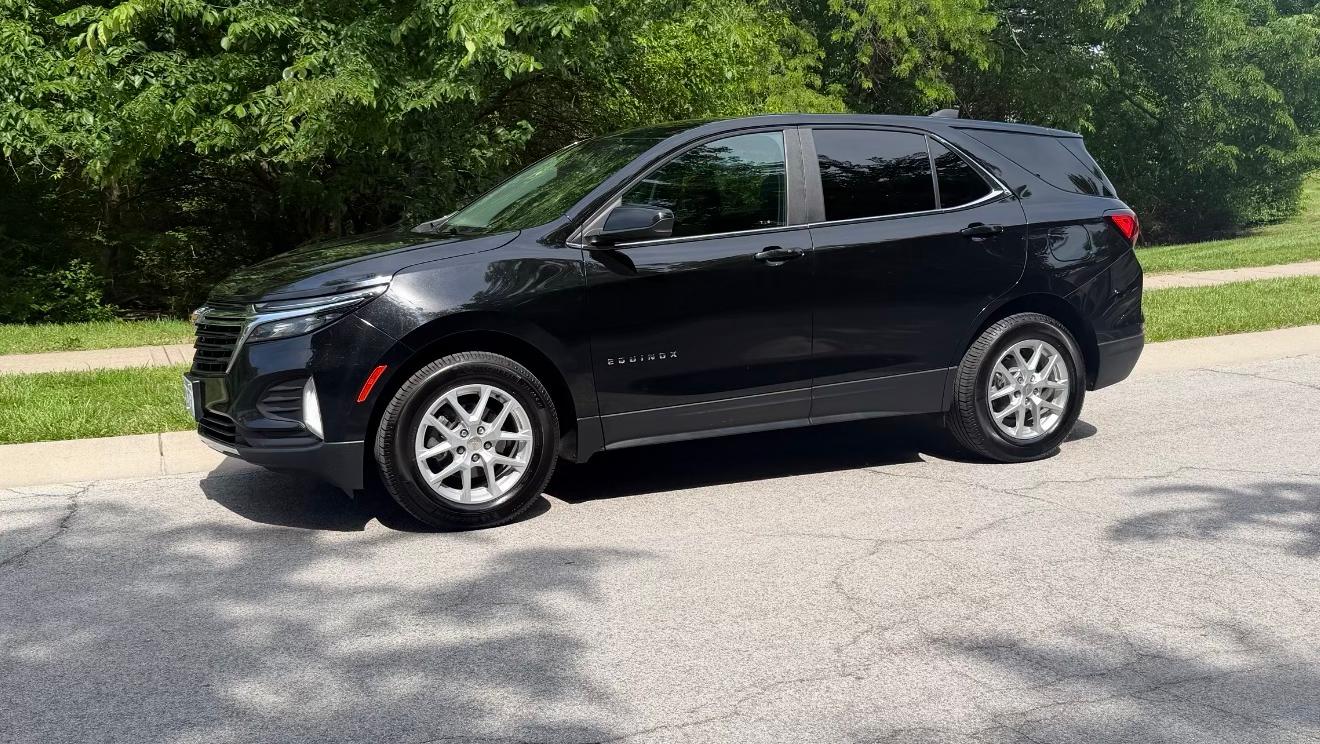 Chevrolet Equinox 2022 in Lee's Summit, MO