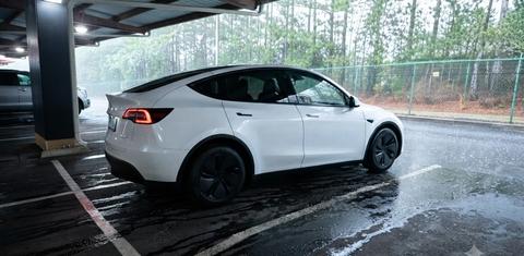 Tesla Model Y 2026
