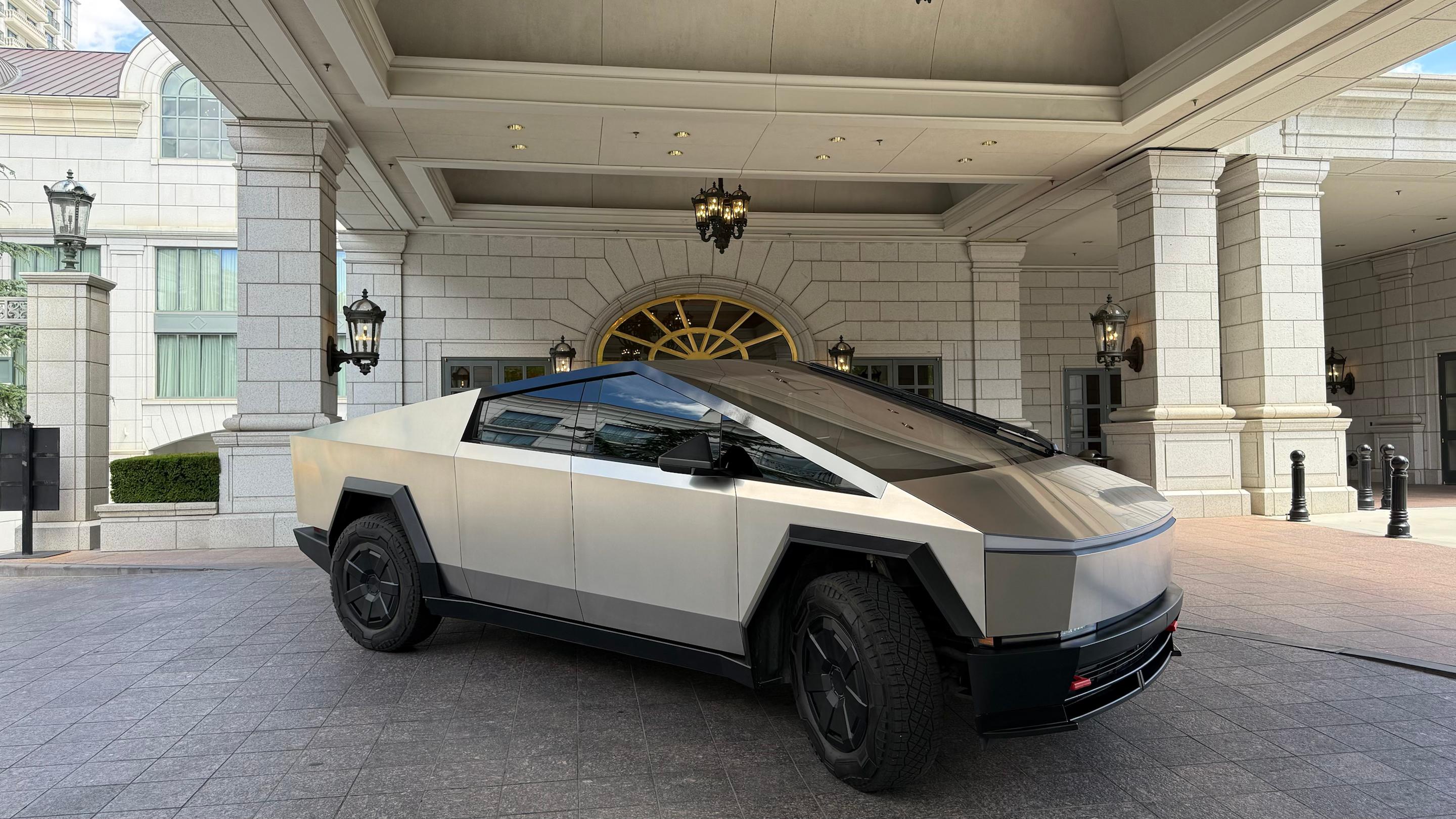 Tesla Cybertruck 2024 in Salt Lake City, UT