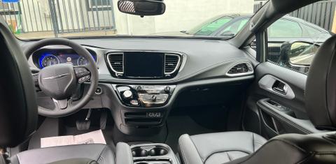 Chrysler Pacifica 2024