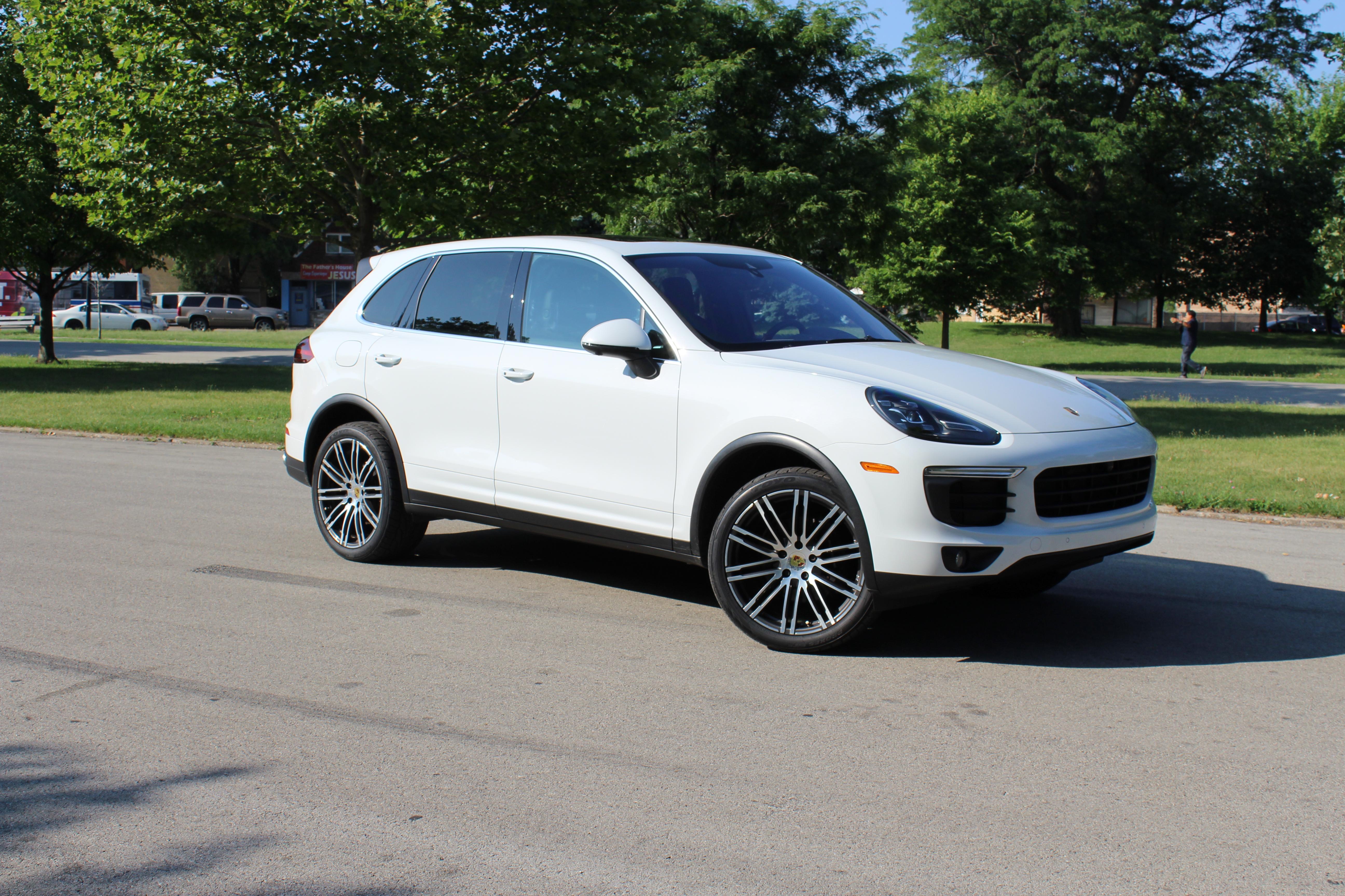 Porsche Cayenne 2016 in Chicago, IL