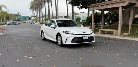Toyota Camry Hybrid 2025