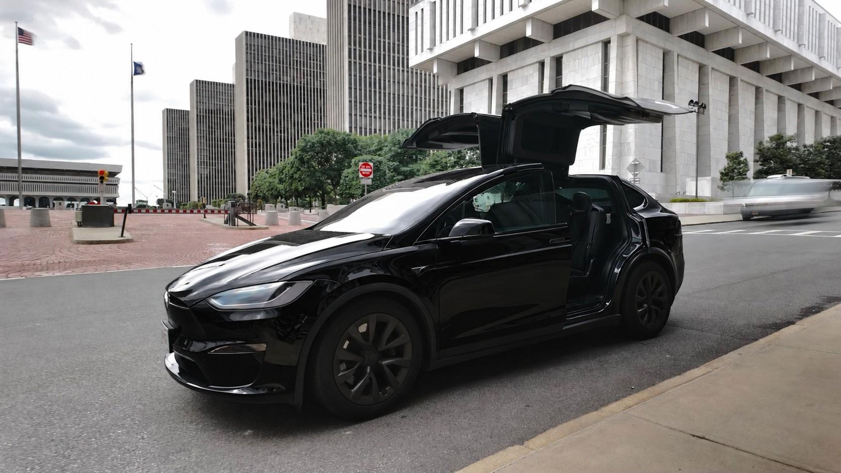Tesla Model X 2023 in Westbury, NY