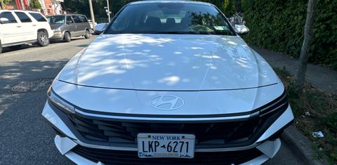 Hyundai Elantra 2024
