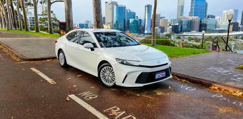 Toyota CAMRY 2026