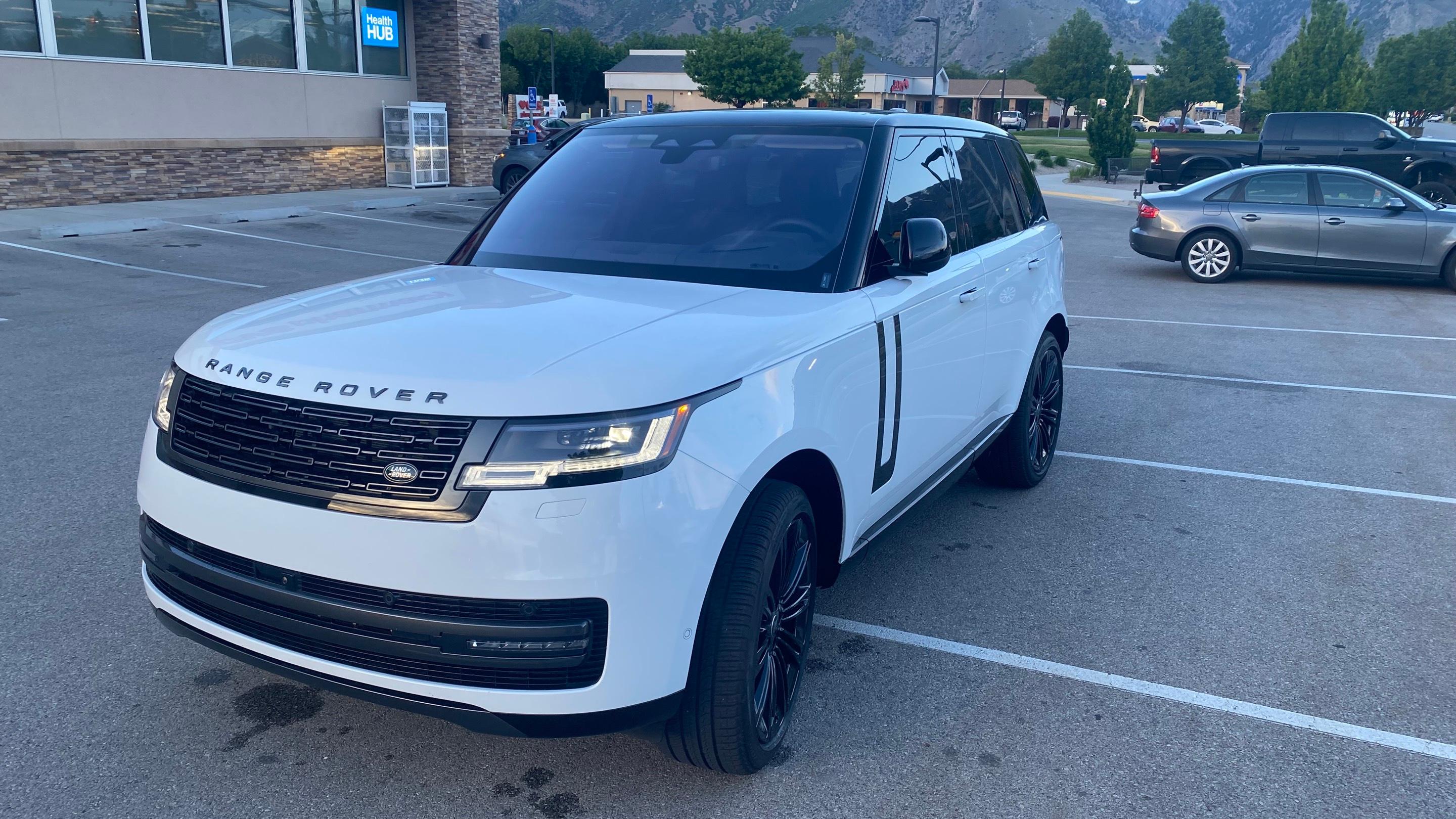 Land Rover Range Rover 2023 in 