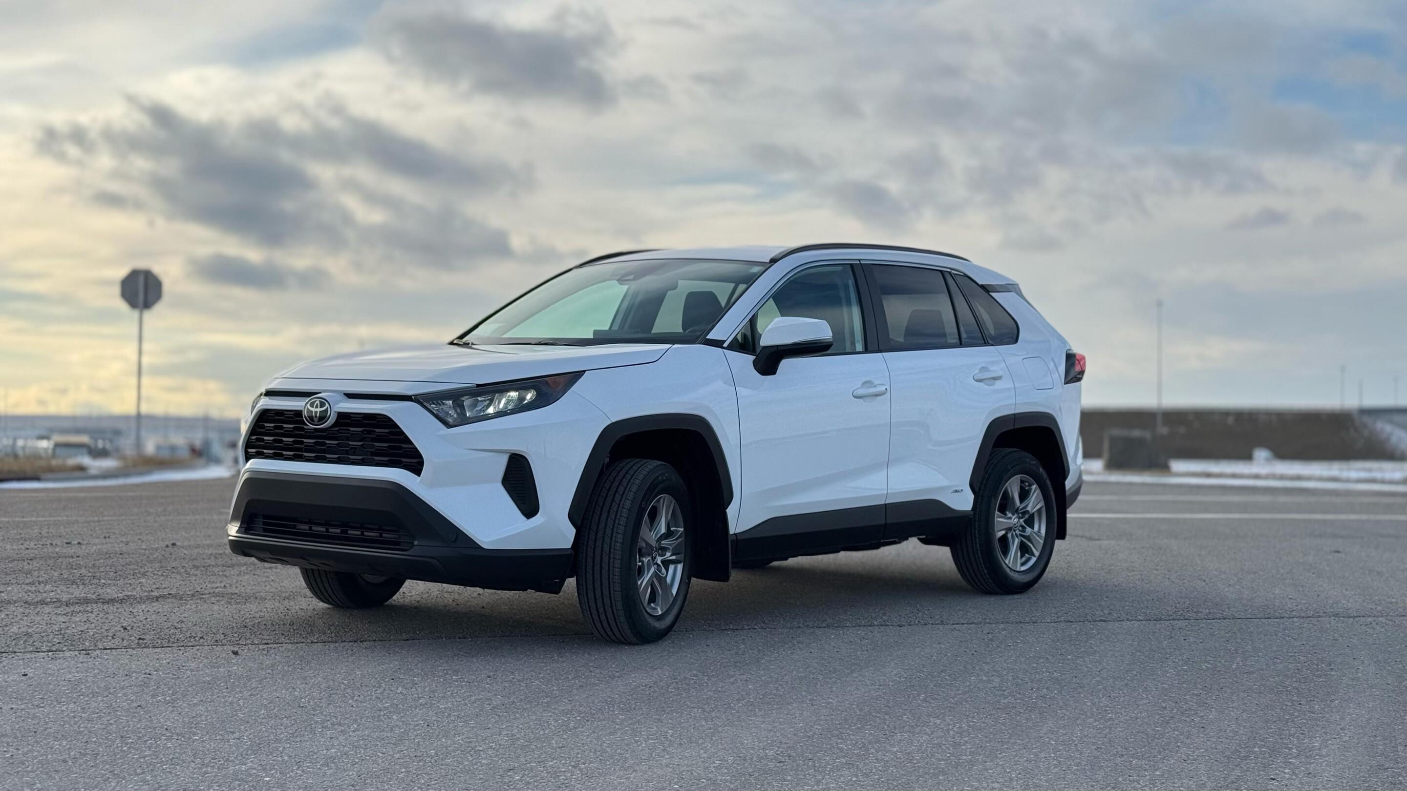 Toyota RAV4 Hybrid 2025 in Calgary, AB