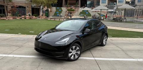 Tesla Model Y 2024