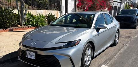Toyota Camry Hybrid 2025