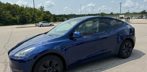 Tesla Model Y 2024