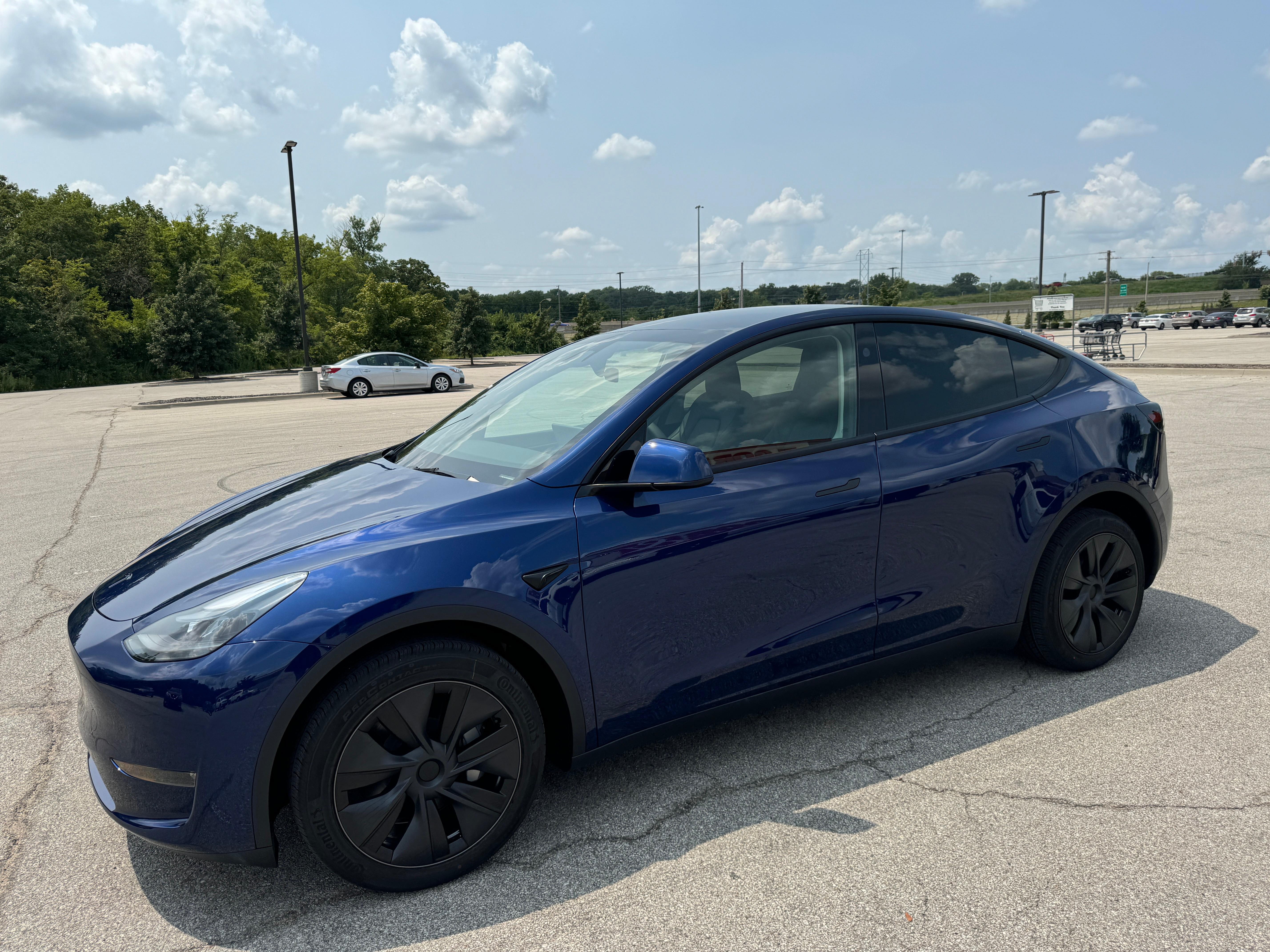 Tesla Model Y 2024 in Kansas City, MO