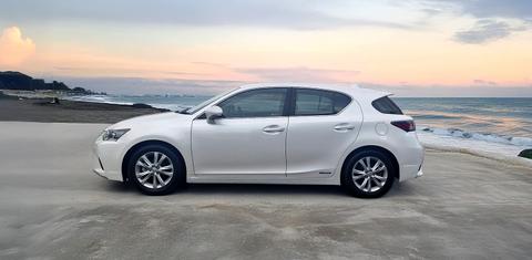 Lexus CT 200h. HYBRID 2016