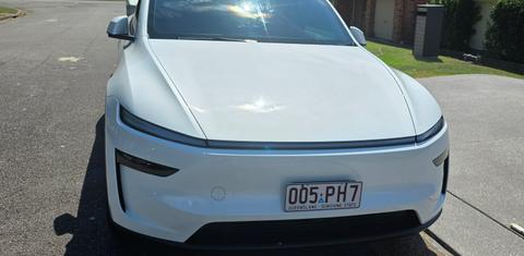 Tesla MODEL Y 2025