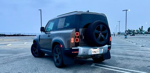 Land Rover Defender 2023