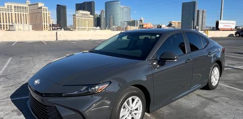 Toyota Camry Hybrid 2026