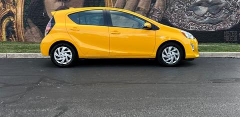 Toyota Prius c 2015